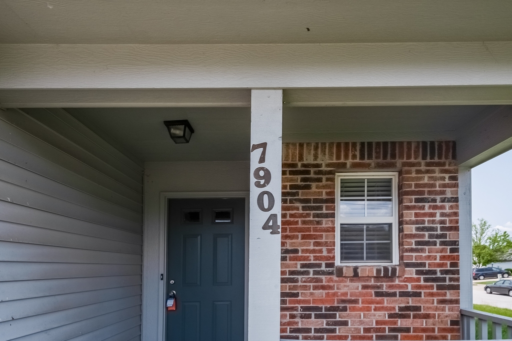 7904 Oakdale Lane - Photo 2