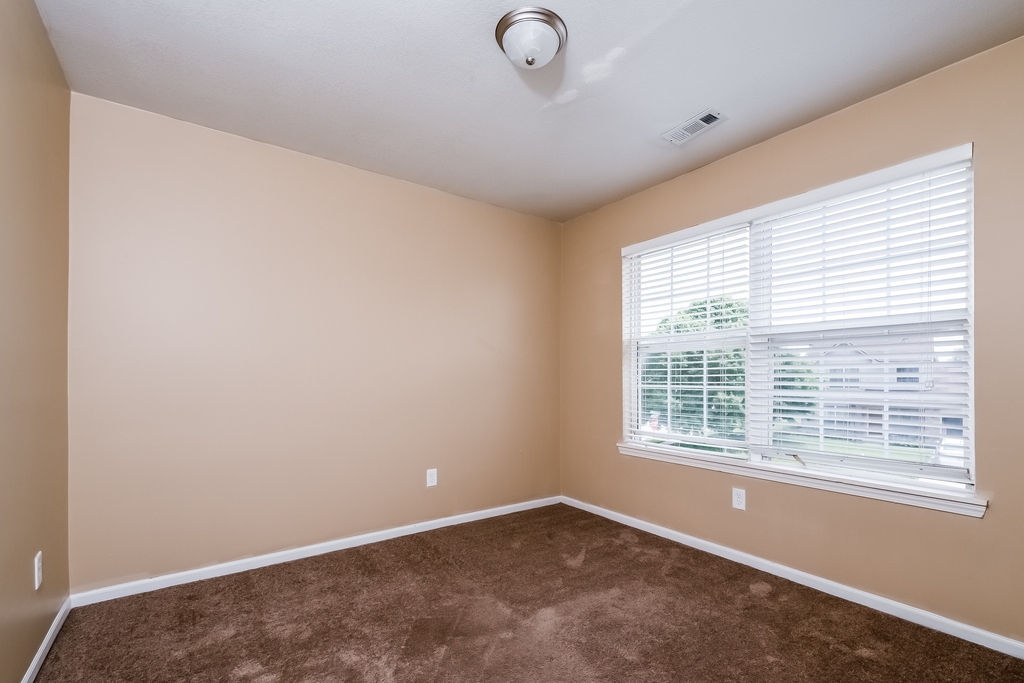 7904 Oakdale Lane - Photo 8