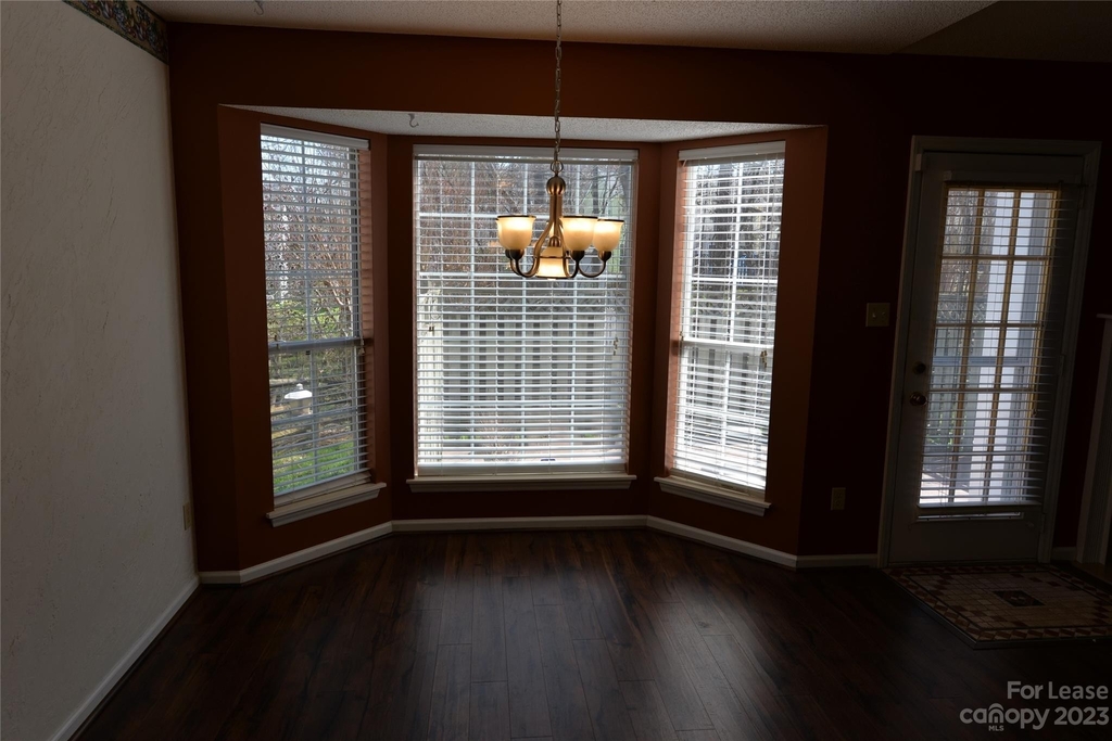 8600 Lockerbie Lane - Photo 5