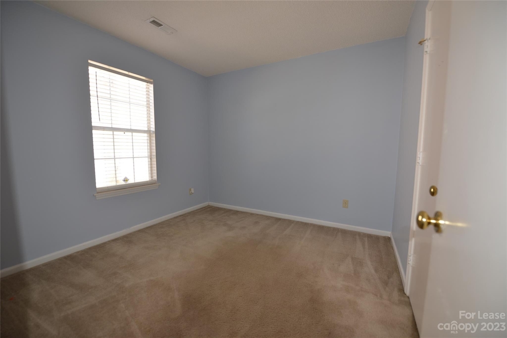 8600 Lockerbie Lane - Photo 15