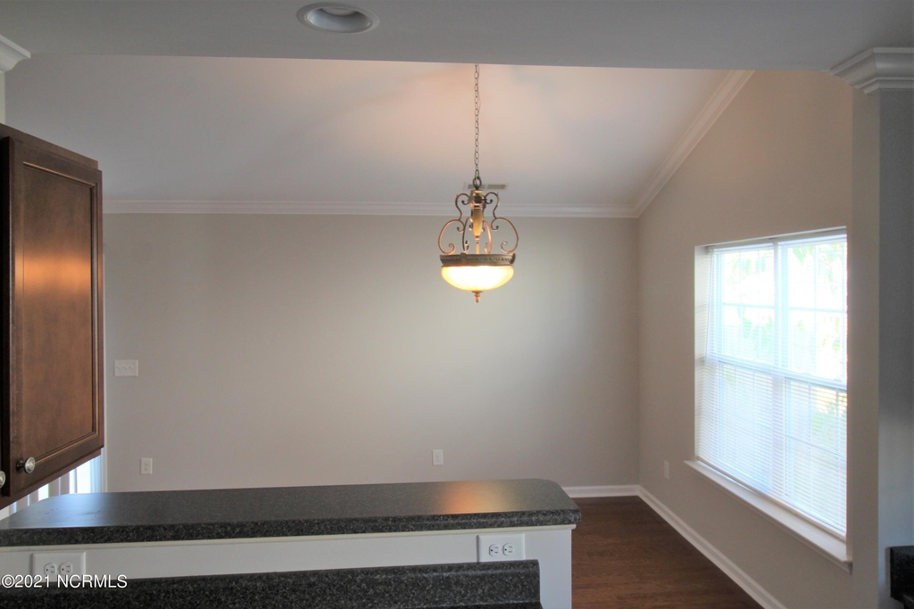 424 Rockland Drive - Photo 3