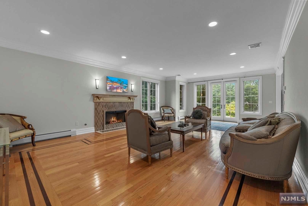 1 Euclid Road - Photo 18