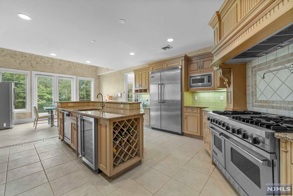 1 Euclid Road - Photo 10