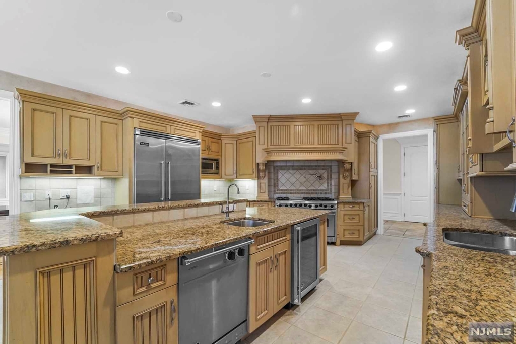 1 Euclid Road - Photo 13