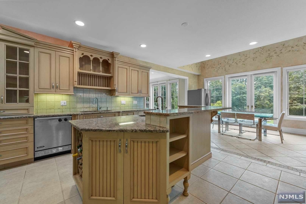 1 Euclid Road - Photo 12