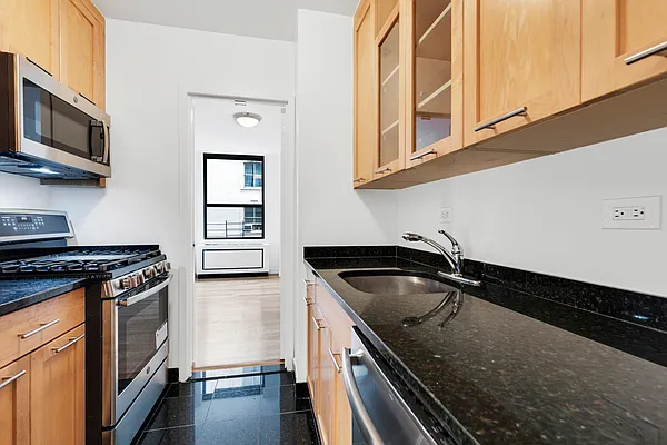 87th & Broadway - Photo 7