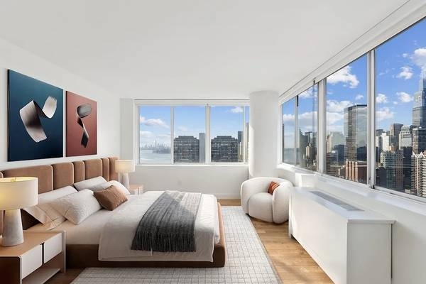 East 54th Street  - Photo 1