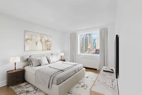 East 54th Street  - Photo 4