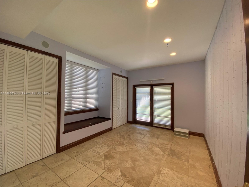 5845 N Bay Rd - Photo 22