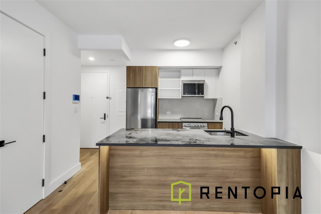 209 North 11th Street - Photo 1