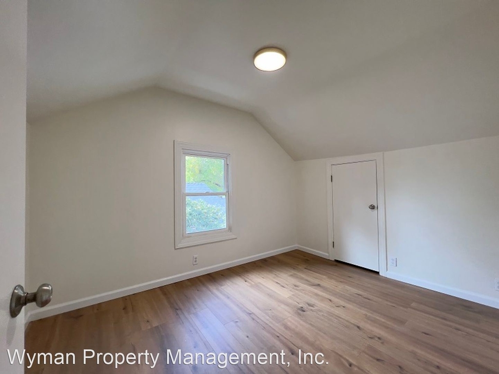 1517 E Street - Photo 15