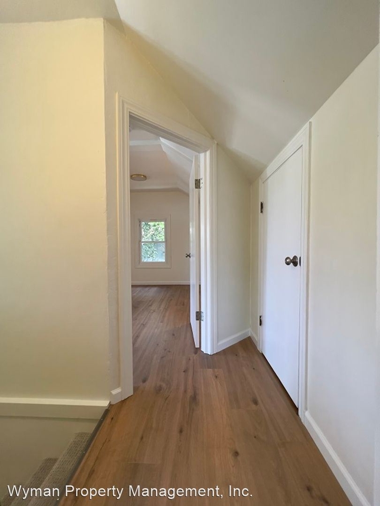 1517 E Street - Photo 18