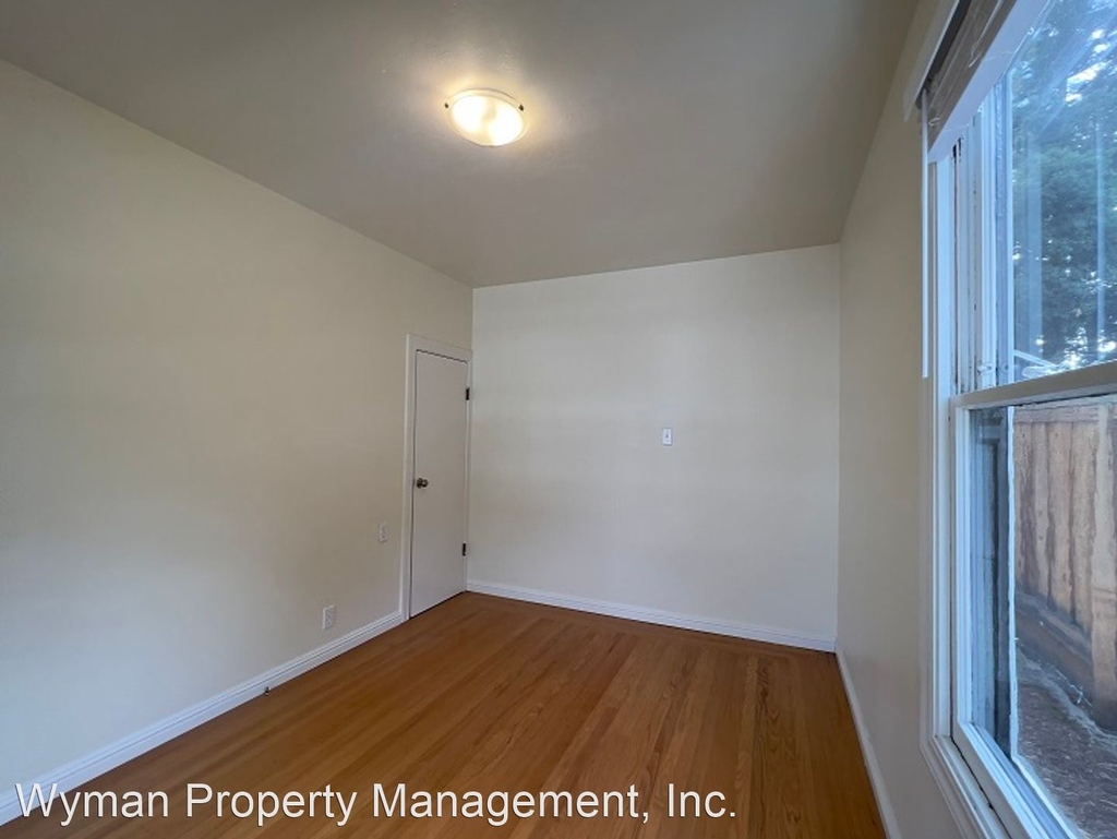 1517 E Street - Photo 17