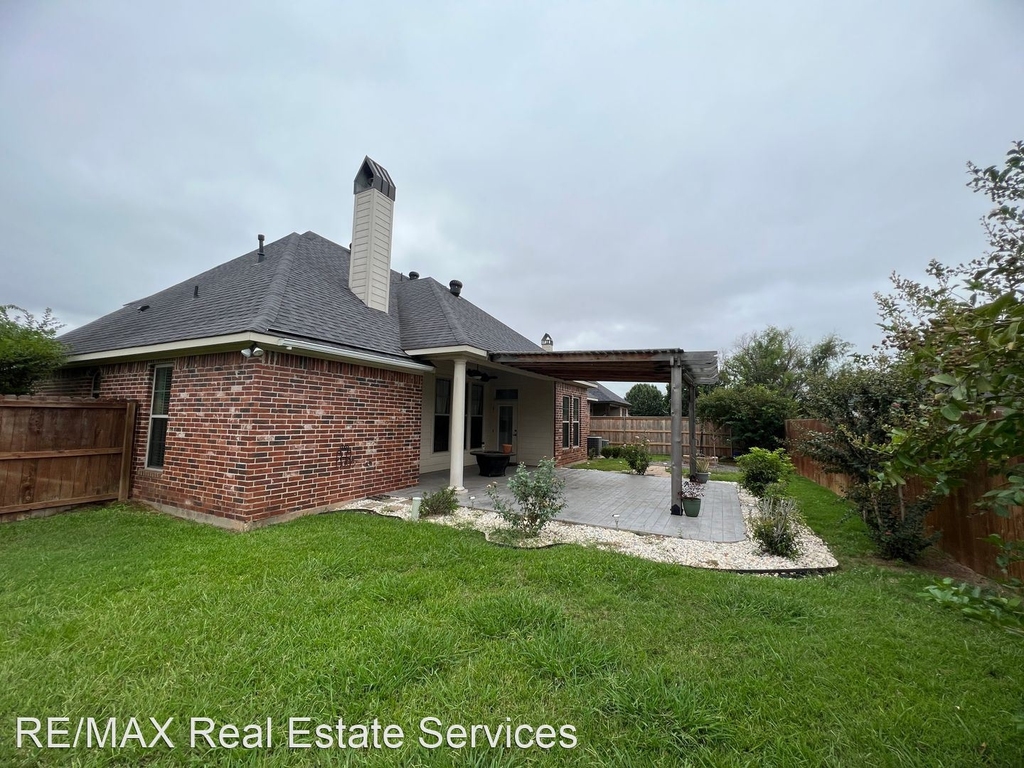 6105 Kateland - Photo 1