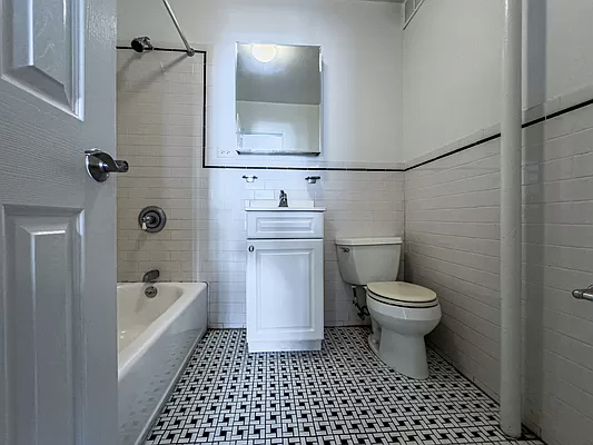 West 19th Street - Photo 4