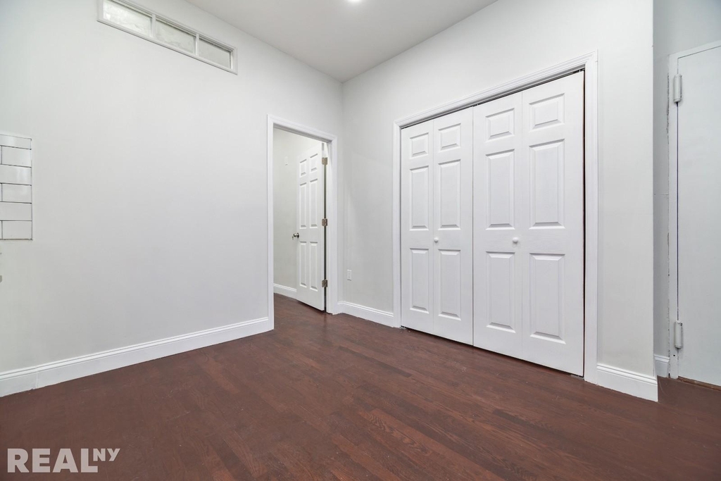 14 First Avenue - Photo 4