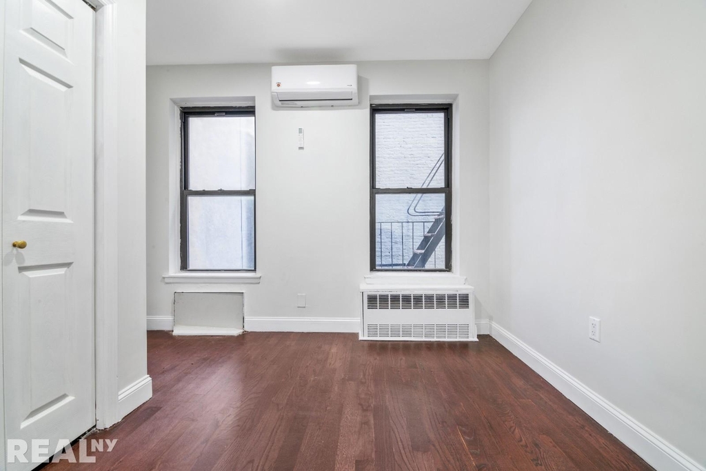 14 First Avenue - Photo 6