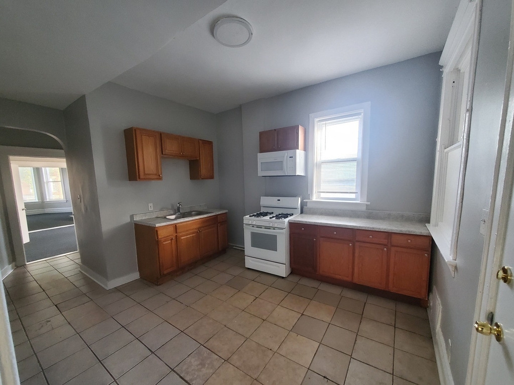 6506 S Eberhart Avenue - Photo 1