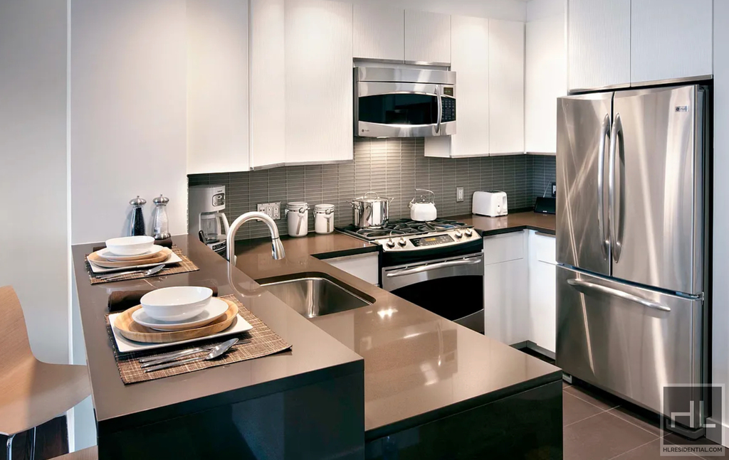 West 67th Street - Photo 6