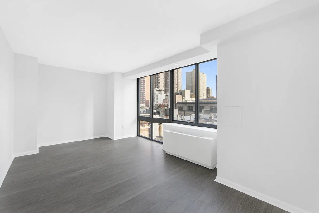 East 92nd Street first avenue - Photo 3