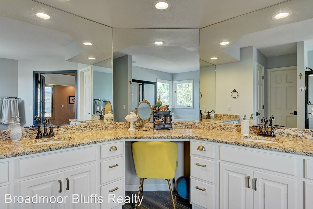 4952 Cliff Point Circle West - Photo 23