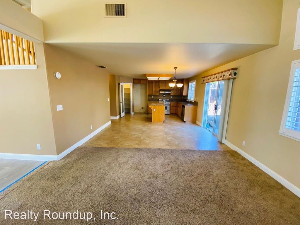 7817 Katella Way - Photo 4