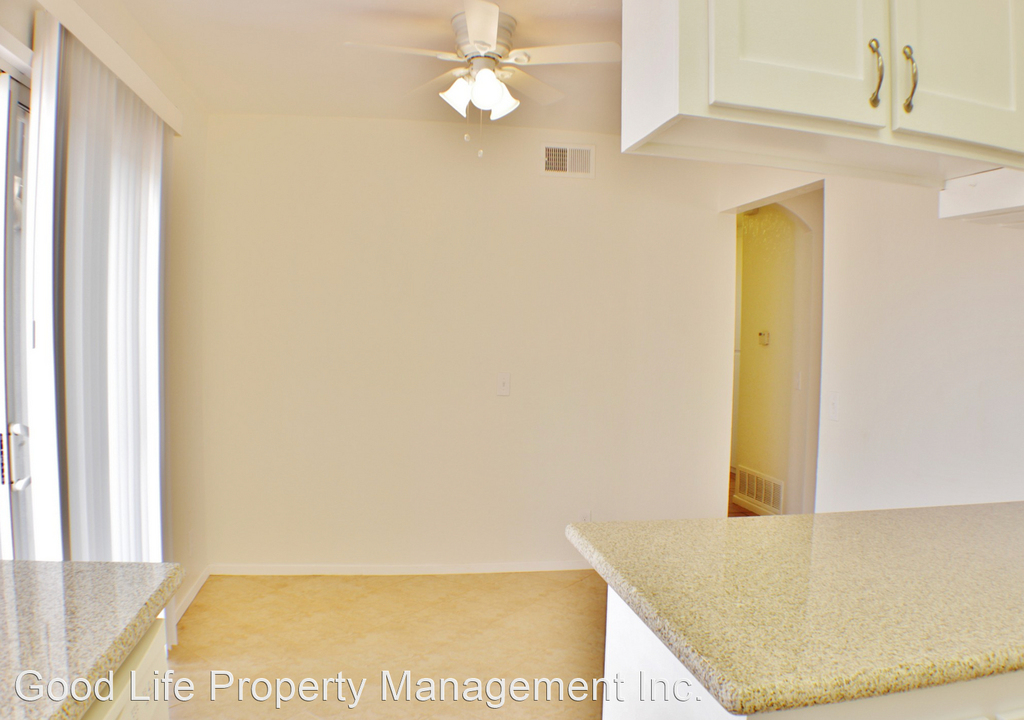 10480 Westchester Ave - Photo 3