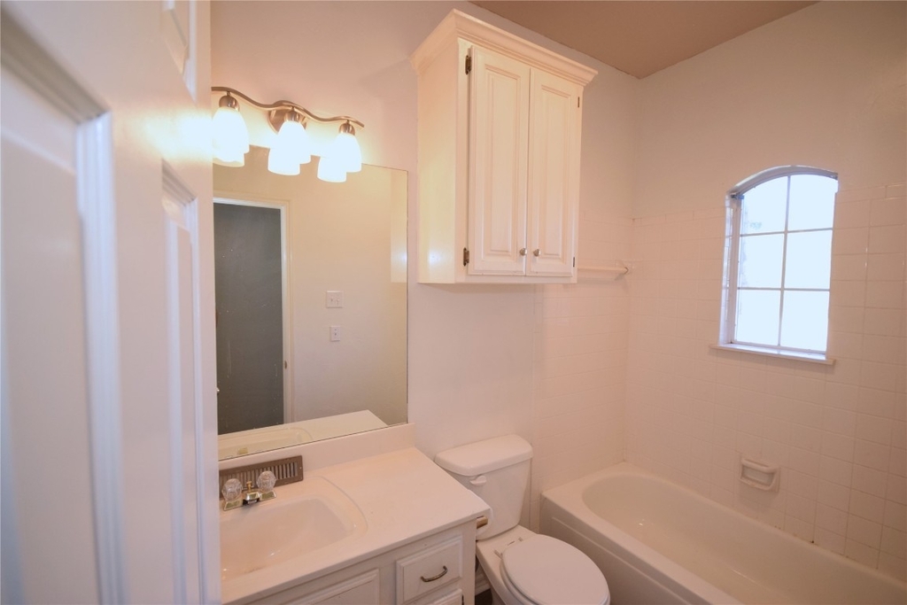 2700 Woodhollow Trail - Photo 14