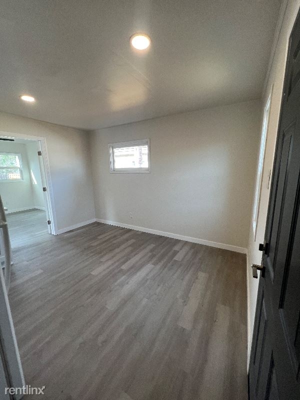 3645 42nd Street B - Photo 6