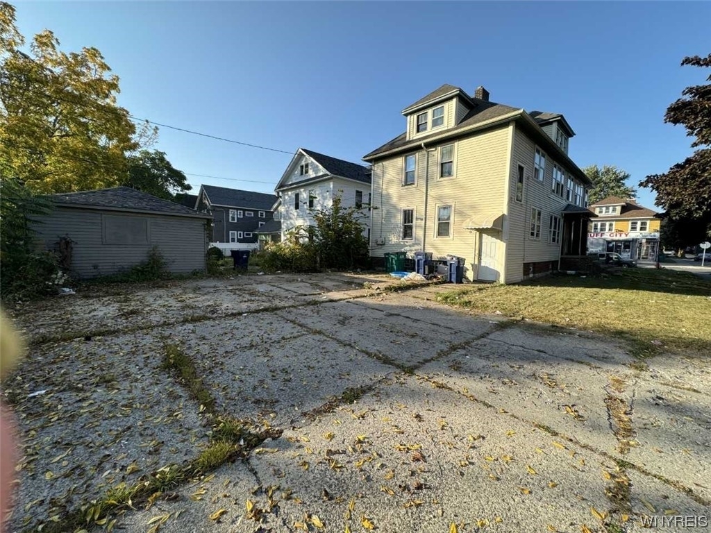 89 Lisbon Avenue - Photo 2