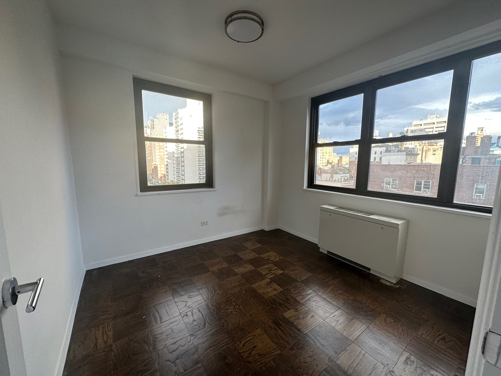 145 East 16th Street - Photo 6