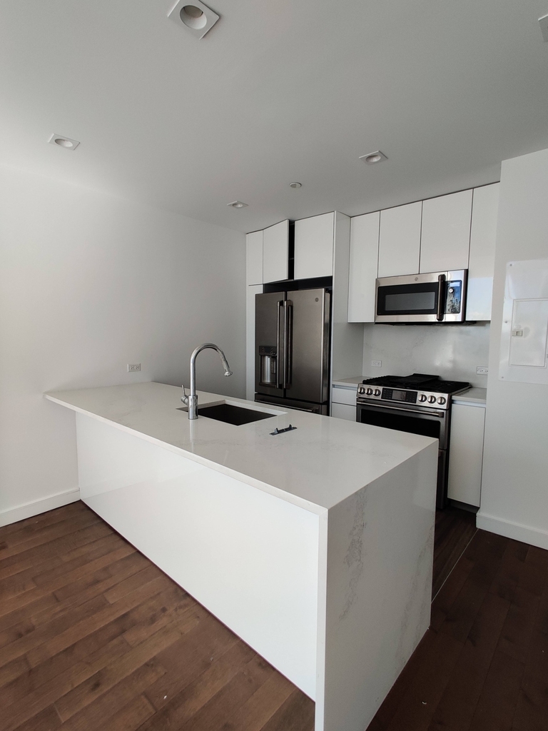 10th Ave/34 - Photo 2