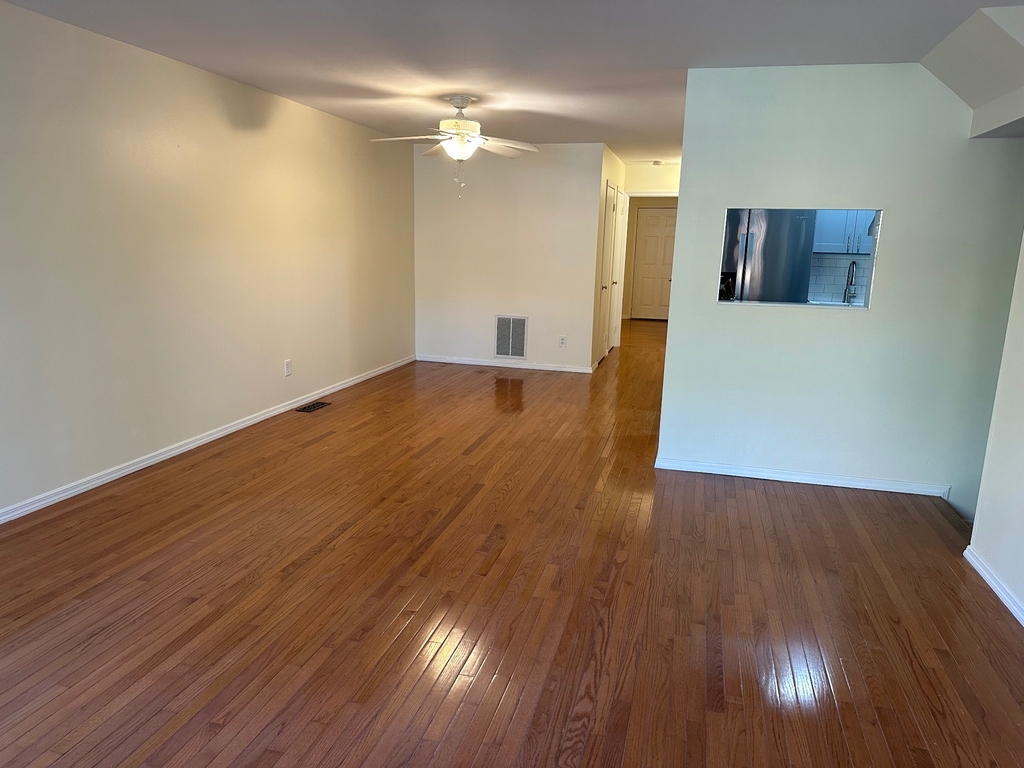 592 Kosciuszko Street - Photo 3