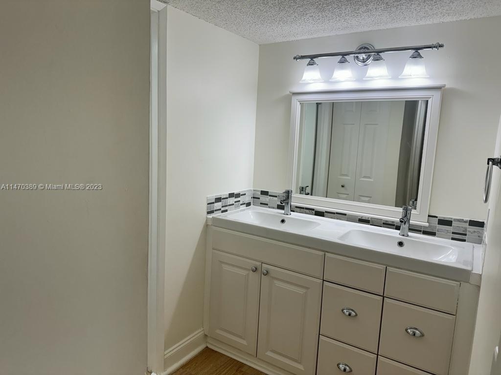 8000 Sw 149th Ave - Photo 5