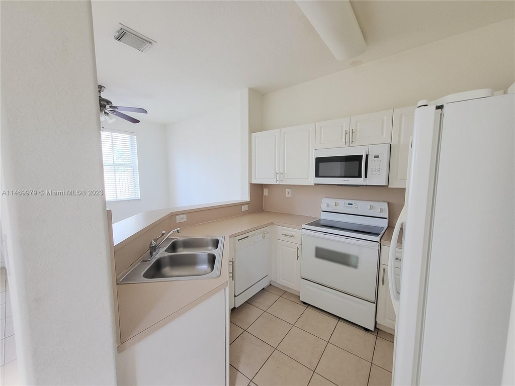 7800 Nw 116th Pl - Photo 8