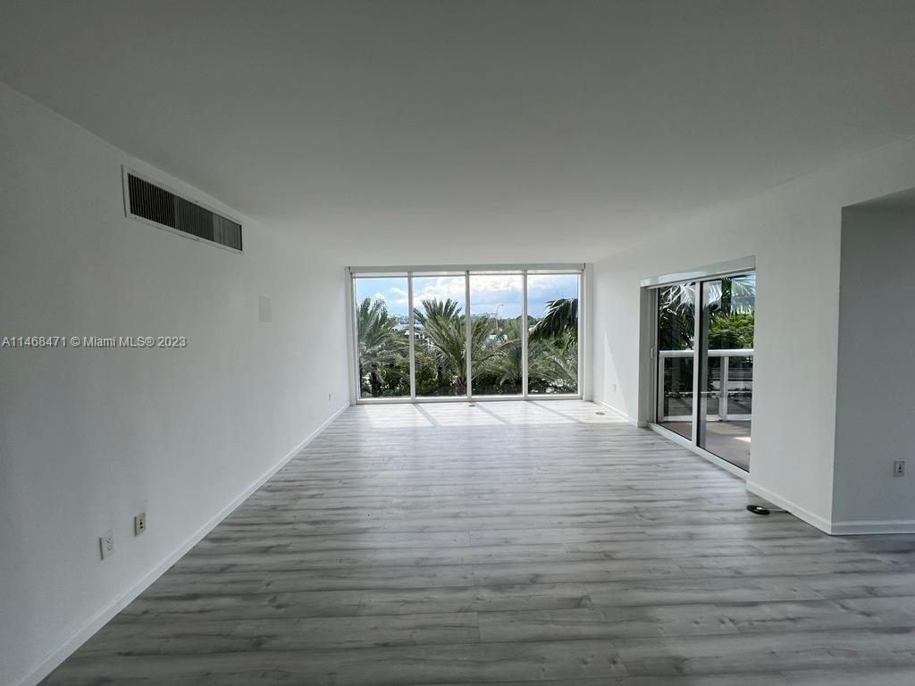 10275 Collins Ave - Photo 10