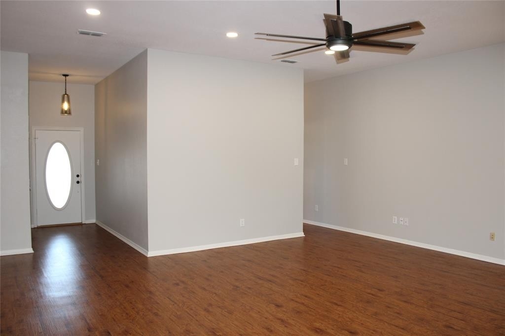 612 Parkwest Boulevard - Photo 3