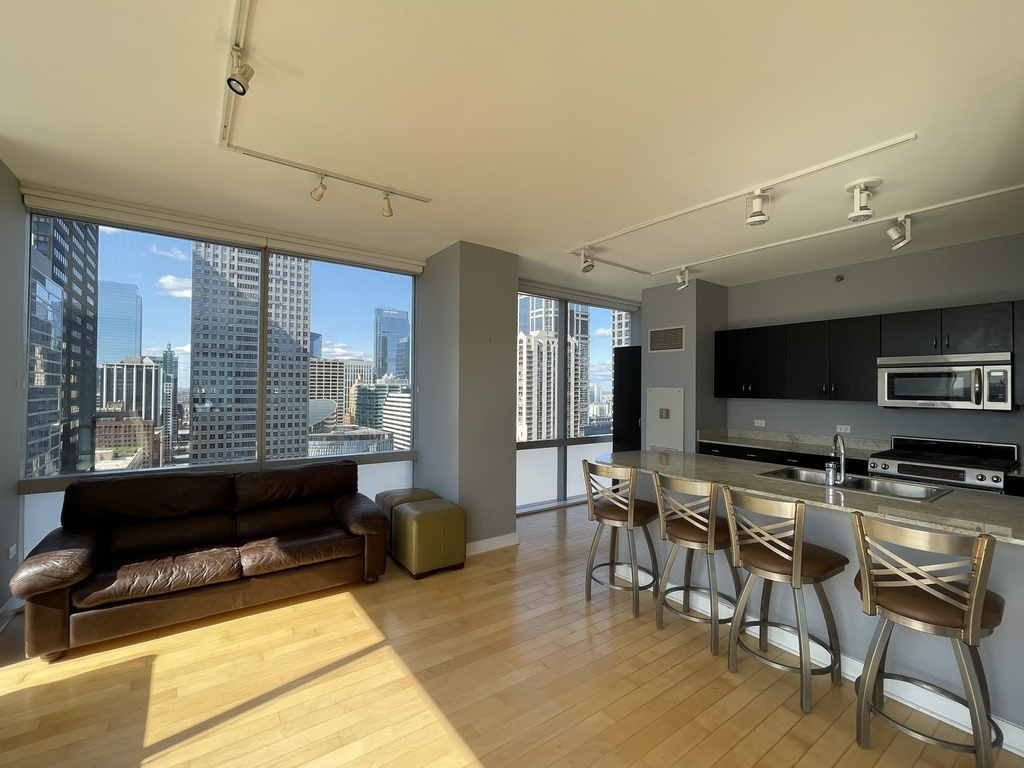 8 E Randolph Street - Photo 1