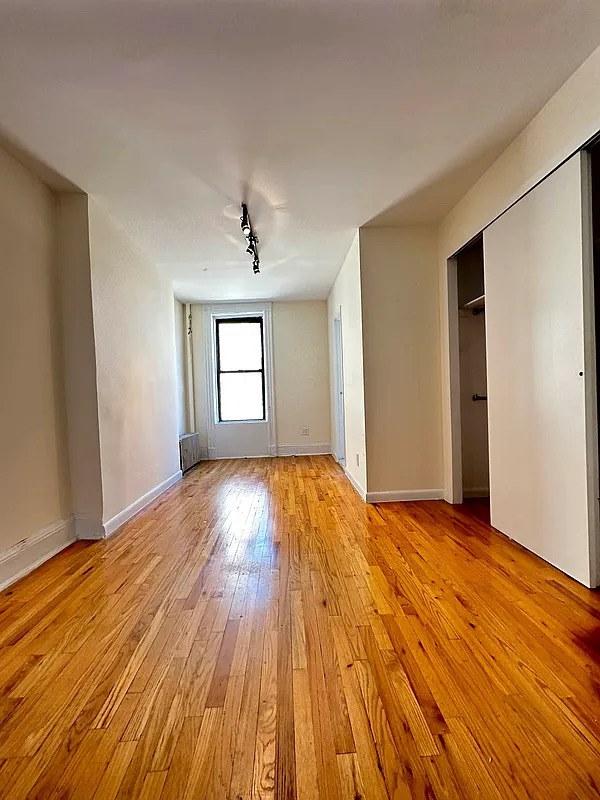 225 East 89th Street - Photo 2