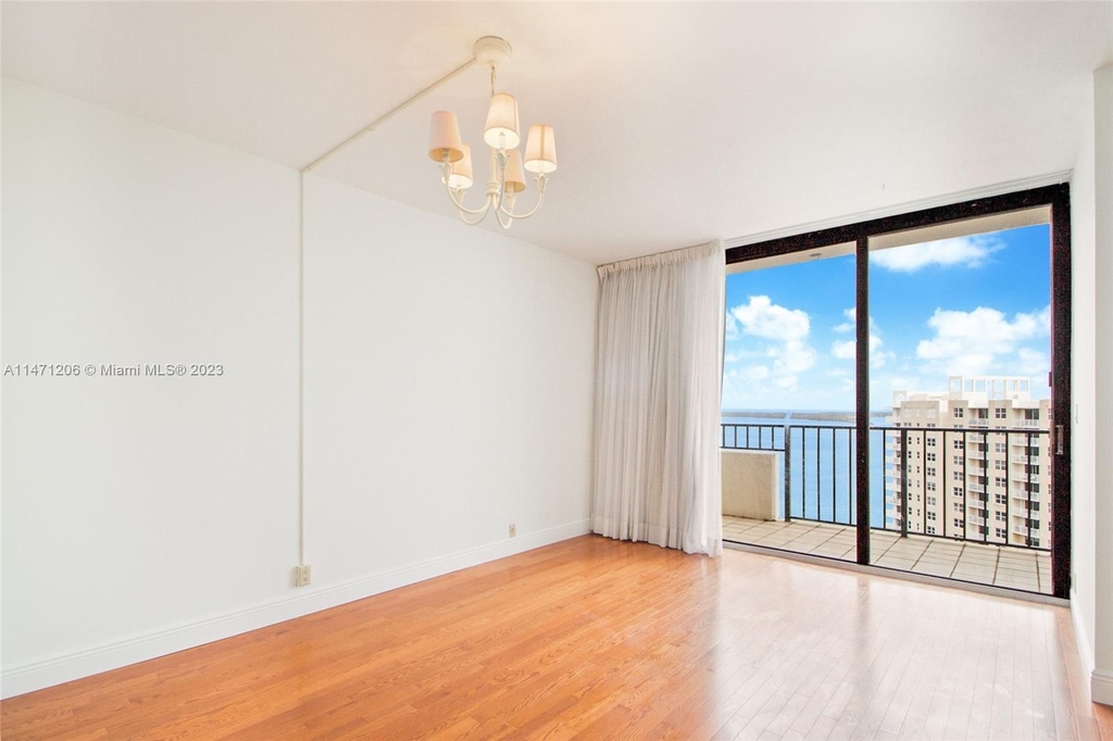 520 Brickell Key Dr - Photo 1