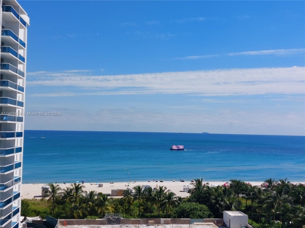 2301 Collins Ave - Photo 1