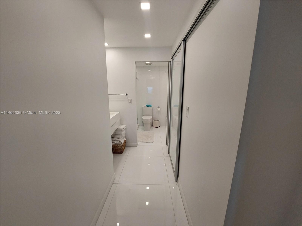 2301 Collins Ave - Photo 27