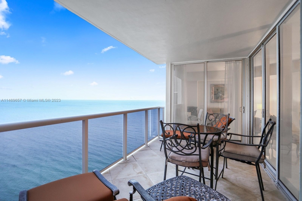 19111 Collins Ave - Photo 3