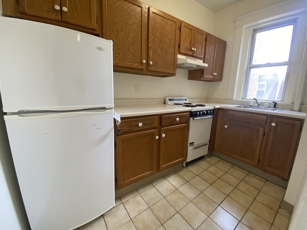 331 Huntington Ave - Photo 3