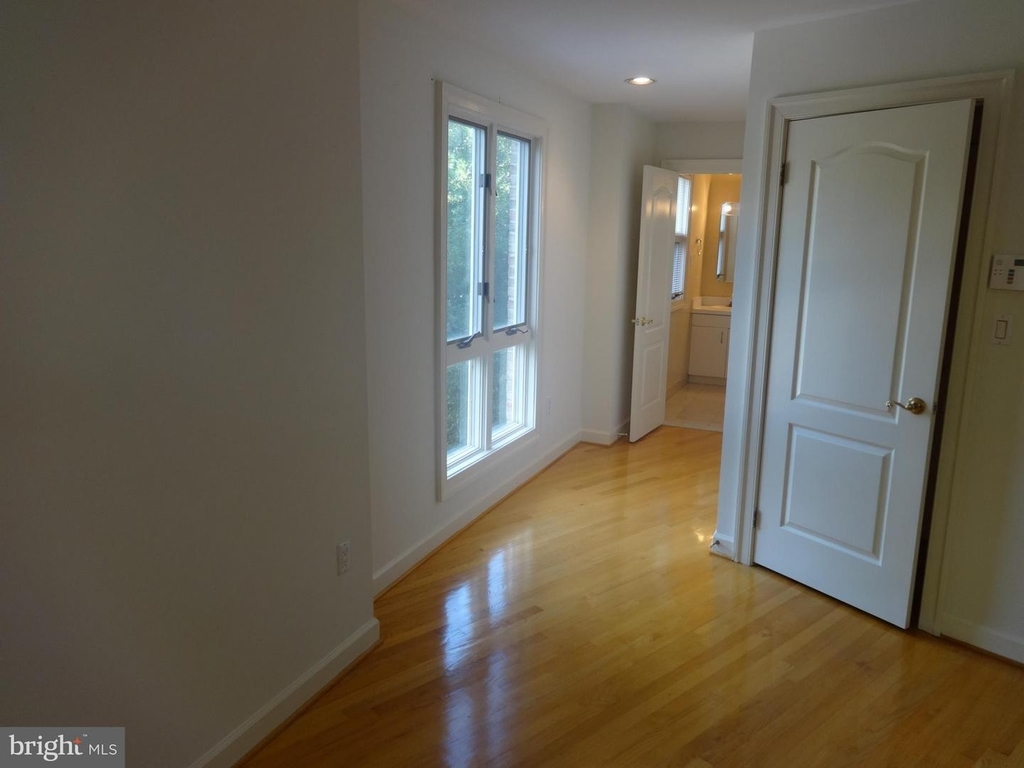 5330 Connecticut Ave Nw - Photo 20