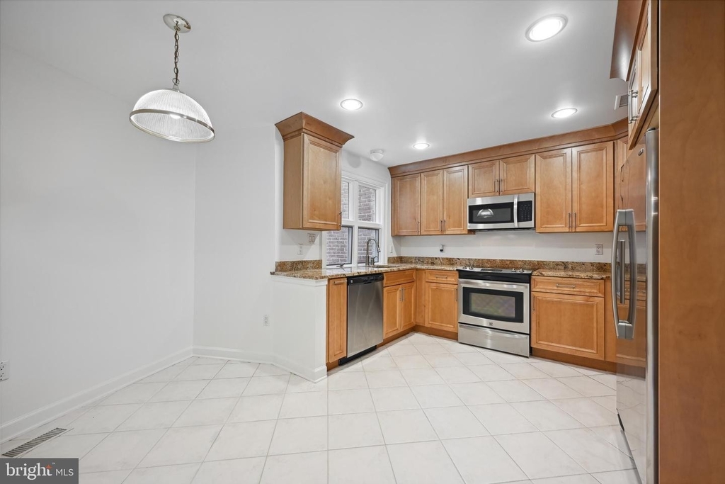 5330 Connecticut Ave Nw - Photo 13