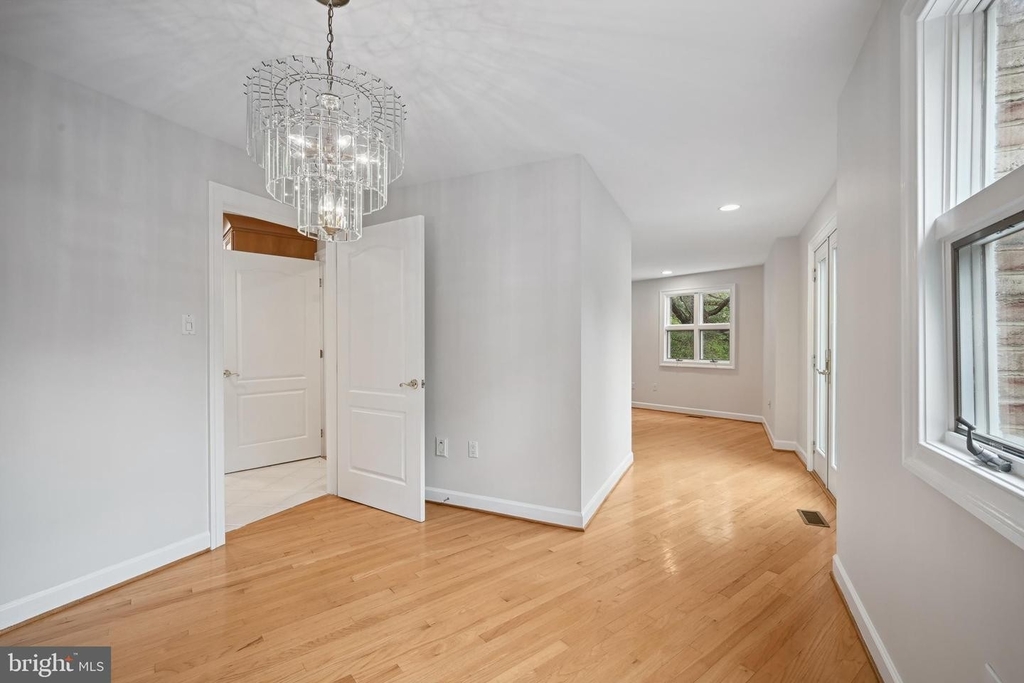 5330 Connecticut Ave Nw - Photo 11