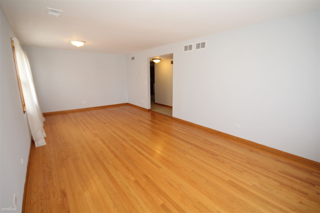 8423 W Wilson Ave Unit 2 - Photo 4