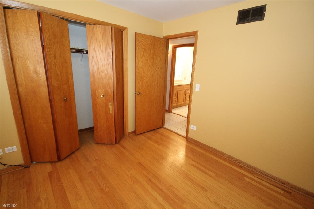 8423 W Wilson Ave Unit 2 - Photo 16