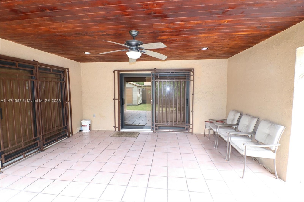 2426 Sw 109th Ct - Photo 37